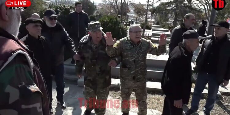 Համբալի ծնունդ, կիմանաս ով եմ…թուրքը գալիս ա մեր տները, չե՞ս տեսնում. Միջադեպ՝ Եռաբլուրում