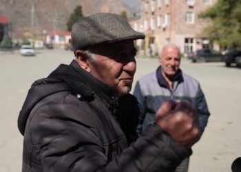 Էդ ի՞նչ ա, քֆուր տան, շշով խփեն, իրար ծեծեն Ազգային ժողովում, հո լակոտ չեն. ագարակցիներ