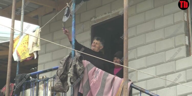 Ճակատենը դատարկվել ա, մի քանի տուն ենք, մարդ չկա․ Հրանուշ տատ