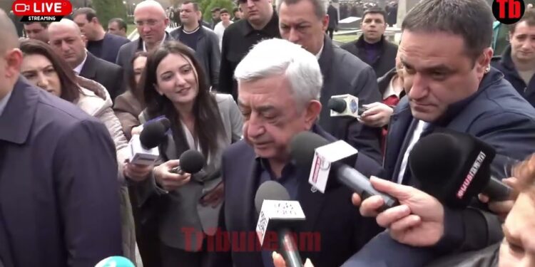 Դու՛ք եք պղտորում ու պառակտում, մենք ընդդիմադիր դաշտը երբեք չենք պառակտում. Սերժ Սարգսյանը լրագրողին