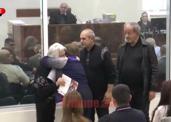 Ակցիա դատարանում․ մեր որդիներին կոտորել են, Նիկոլը թուրք է, իրական մարդասպանին դատեք