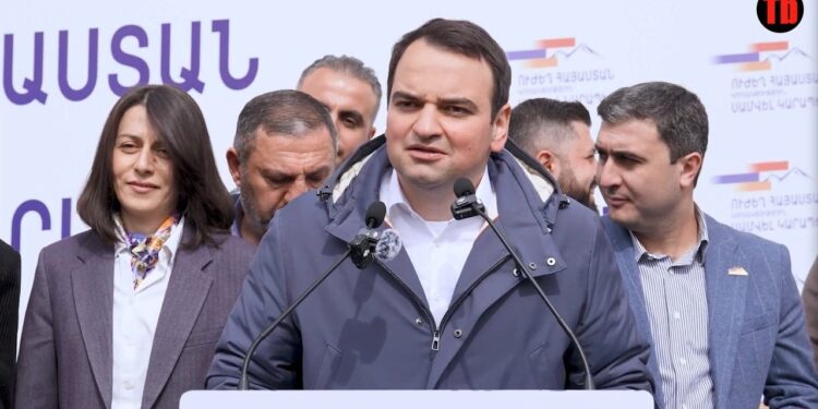 Նարեկը գրազ ա գալիս, ո՞վ ա կասկածում. Նարեկ Կարապետյան