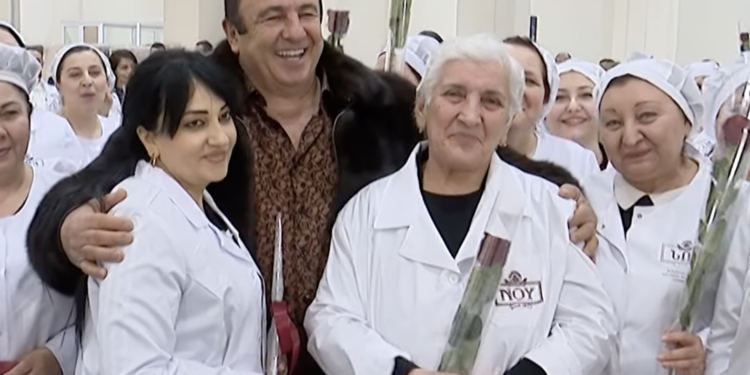 Գագիկ Ծառուկյանը Կանանց միամսյակի առթիվ շնորհավորել է աշխատասեր կանանց