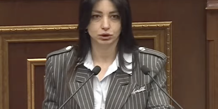 Կուկուռուզնիկի շենքն ա կերել, իրենց երգը երգած ա, դրա համար չեն մասնակցելու ընտրություններին