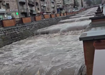 Կապանում գետի վարարում տեղի չի ունեցել, հորդառատ անձրևների հետևանքով փլուզվել է սելավատարի պատնեշը․ ՆԳՆ ՓԾ