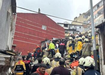 Ստամբուլի կենտրոնում երկու բնակելի շենք է փլուզվել. կան տուժածներ