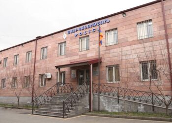 Մարիխուանա, կաթուցիչ և հետախուզվող վարորդ․ գիշերային դեպք Արտաշատի խճուղում