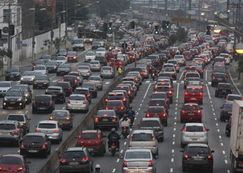 Խցանումներ դեպի «Զվարթնոց»․ օդանավակայանը հորդորում է նախապես պլանավորել ուղևորությունը