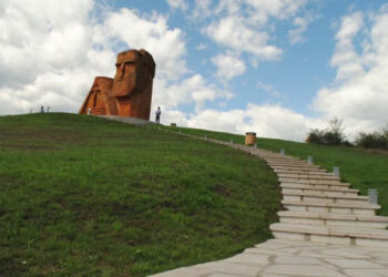 Ադրբեջանը Արցախում հետեւողական վերացնում է հայկական քաղաքակրթական-մշակութային հետքը. Բադալյան