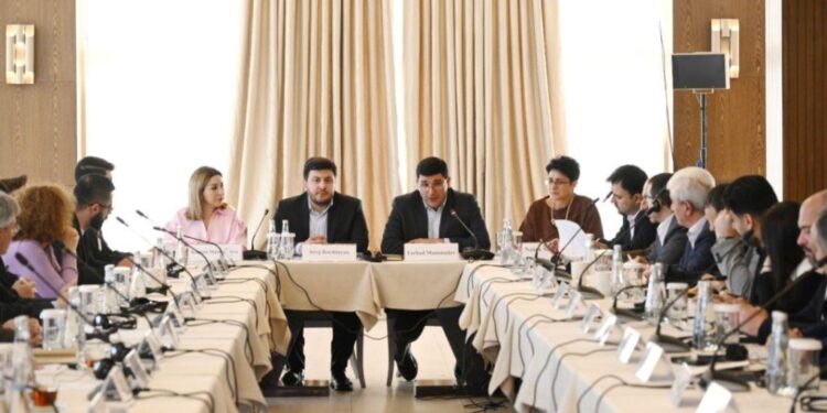 Ադրբեջանի և Հայաստանի քաղաքացիական հասարակության ներկայացուցիչների մասնակցությամբ կլոր սեղան է անցկացվում