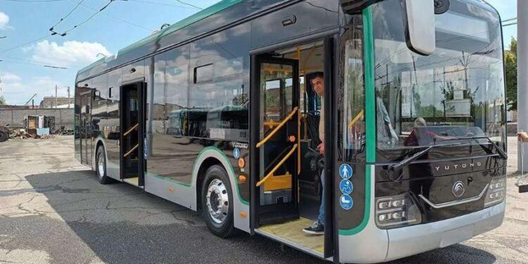 Հայհոյել, ձեռքերով ու ոտքերով հարվածել էին ավտոբուսի վարորդին․ կա 3 ձերբակալված