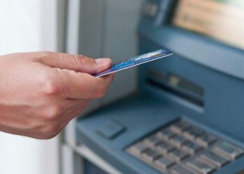 Երկու տղամարդ դատապարտվել է մահացած ընկերոջ քարտից գումար գողանալու համար