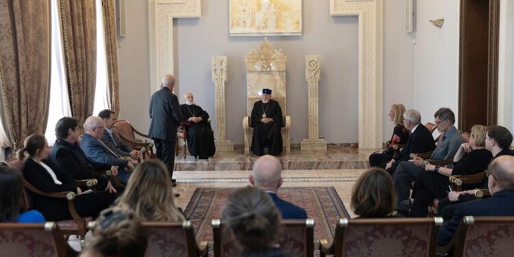 Եկեղեցի-պետություն հարաբերություններ․ Գարեգին Երկրորդն ընդունել է եվրոպացի լրագրողներին