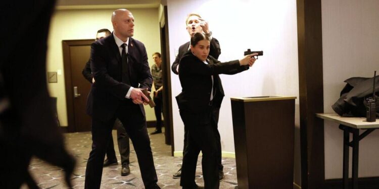 Ատրճանակով սելֆի` մահափորձից առաջ․ նոր մանրամասներ Վաշինգտոն Հիլթոն հյուրանոցի միջադեպից