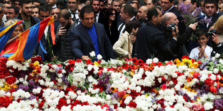 Մեր նահատակների հիշատակը մեզ պարտավորեցնում է լինել ուժեղ և միասնական. Գագիկ Ծառուկյան