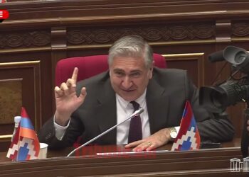 Երկիրն իր առանցքի շուրջ չէ՞ր պտտվի, էդ ի՞նչ հրատապ հարց էր. Արթուր Խաչատրյան