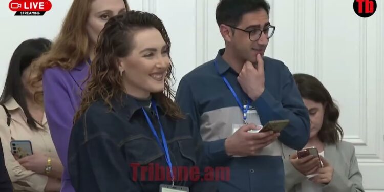 Նորմա՞լ է, որ պատերազմով եք սպառնում ժողովրդին․ լրագրողը՝ վարչապետին