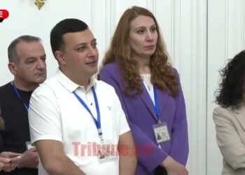 Դզում-փչում են հին վիլիսը, նիվան,սարեր տանում․ Փաշինյանը երիտասարդներին սովորեցնում է գումար աշխատել