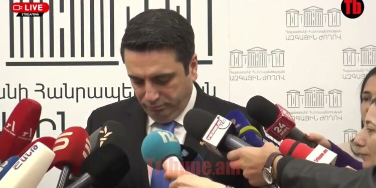 Դու բանտու՛մ կլինեիր. վեճ՝ Ալեն Սիմոնյանի հետ, նա լքեց սրահը