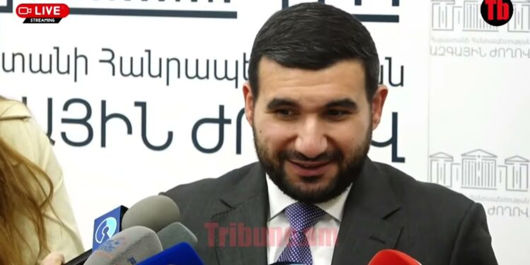 Տգետ է, չենք կարող լուսնից նոր տնտեսություն բերել, բացեք ՔՊ-ի նախընտրական ծրագիրը կտեսնեք