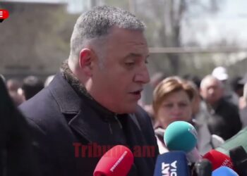 Ես իմ հայկական անձնագիրը ցույց եմ տալիս, Civic-ն ասում ա՝ սուտ ա, Ազնավուրը ՀՀ քաղաքացիություն ունե՞ր