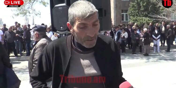 Բերանս չբացեմ, երկրագունդը երանի ա տալիս, որ մի հատ մայր չոքի, Կարապետյանի պես տղա բերի. աջակից