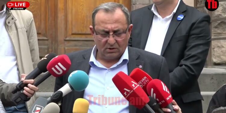 Խի Խաչատուր Սուքիասյանը նախկին չէ՞, Անդրանիկ Քոչարյանը, ցուցակը նայեք. Արծվիկ Մինասյան