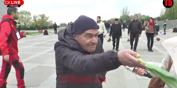 Գարշահոտ թուրք Նիկոլ, թքել եմ ճակատին, թող գա ինձ բռնի, ամոթ նրան, ով քվե տա. քաղաքացի