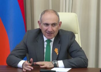 Գյումրիի ֆայտոնը չէր կարող չլինել նոր անձնագրում. Փաշինյան