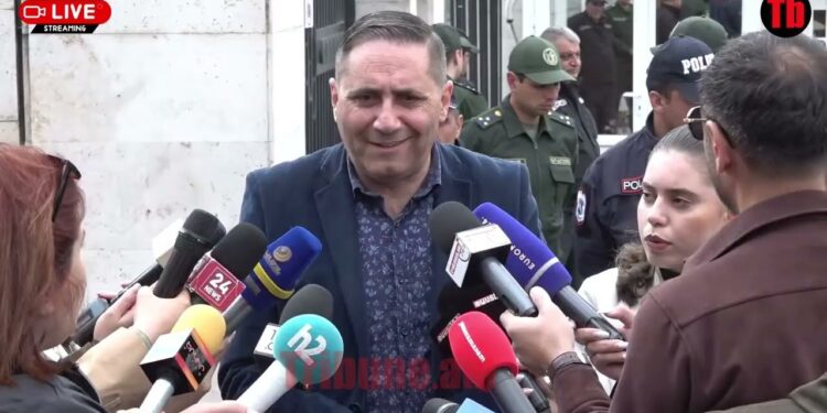 Մեզ ճղում ենք մեջտեղից, հայը դեմ է, որ իր երկիրը դարձնեն անդեմ մի կառույց․ Աբովյան