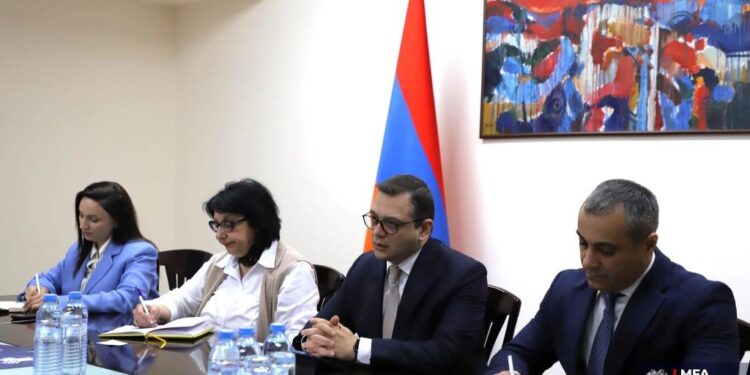 ԱԳՆ-ում քննարկել են Ղարաբաղից տեղահանվածների երկարաժամկետ կարիքները