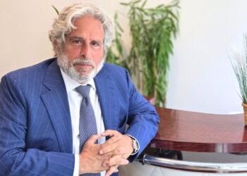 Հայաստանում ժողովրդավարությունը վտանգված է ներսիցծ. Ռոբերտ Ամստերդամ