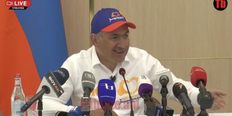 300 հազար ադրբեջանցիների հարց կա՞, թե՞ չկա. Փաշինյանի բացատրությունը