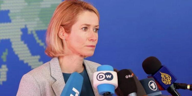 Լրագրողը հարձակվել է Կալասի վրա Ռուսաստանի պատճառով