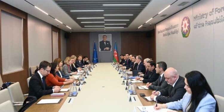 Բայրամովը և Կալլասը մտքեր են փոխանակել տարածաշրջանային անվտանգության հարցերի շուրջ