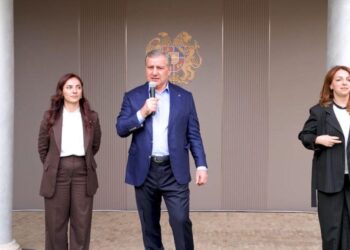Ոնց որ ձեզ ուզում են խեղճացնեն. Սամվել Կարապետյանը՝ արցախցիներին