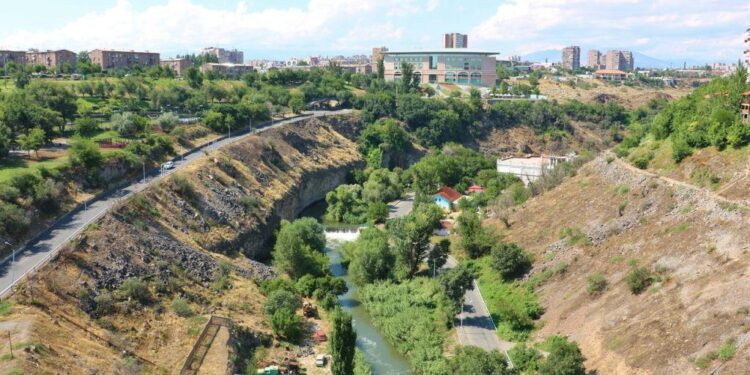 Հրազդանի կիրճում արտակարգ դեպք․ 4 աղջիկ փրկվել են օպերատիվ գործողությամբ