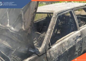 Երևանում ավտոմեքենա մոխրի է վերածվել