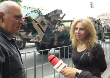 Գեղեցիկ զենքեր են, ապրի Նիկոլը, Արցախը մերը չի եղել…
