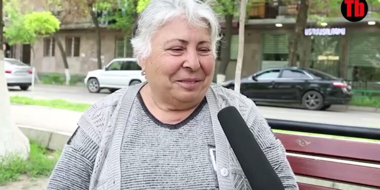 Ո՞վ ես դու, արա՛, բիբար ես կրծում, սրտիկ ես անում, պերաշկի ուտում, գնում ես դաչեդ՝ եղնիկի միս ուտում