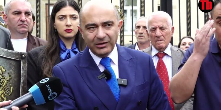 Դագաղի հետ նկարվող նախագահ չենք ուզում, Կիրանցում ասաց՝ առաջին անգամ եմ տեսնում ՀՀ պետական սահմանը