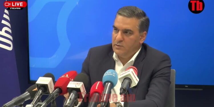 Պաչիկների ու սրտիկների ներքո ժողովրդավարության շղարշ են ստեղծել, որը մոտ չէ իրականությանը
