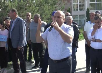 Ձեր քվեն եմ խնդրում առաջին անգամ, մեր թիմում չկան փոփոխական մարդիկ