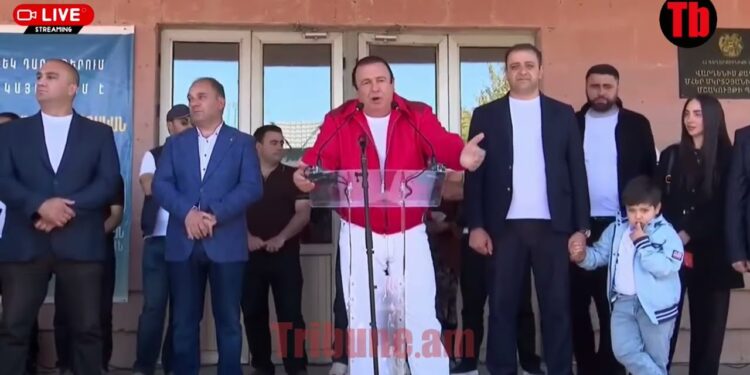 Եկեղեցի քանդողի ու կառուցողի միջև ճիշտ ընտրություն կատարեք. Ծառուկյան