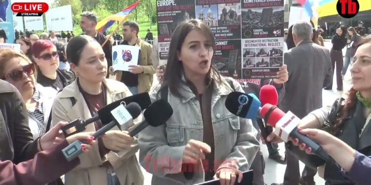 Բարևեցի՝ փախավ, կարծես քովիդ էի, վզին Press էր գրած. միջադեպ՝ համալիրի մոտ