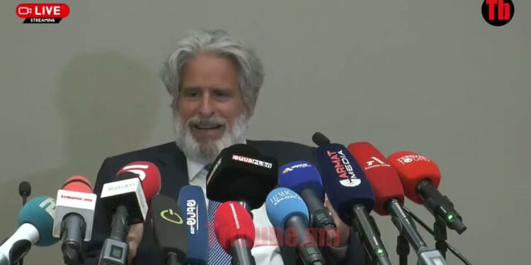 Ահաբեկված հետևում էի,իրական Հայաստանը փաստացի Հայաստան չէ, դա միայն Նիկոլ Փաշինյանի գլխում է