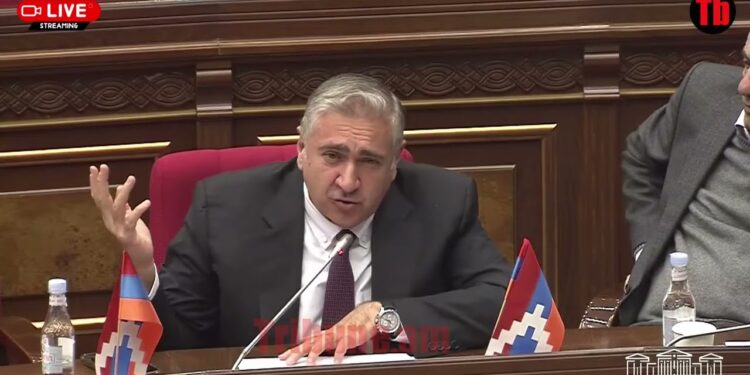 Կասկած ունեմ, որ մենակ համատիրությունները չեն գաղտնալսում մեզ. Արթուր Խաչատրյան