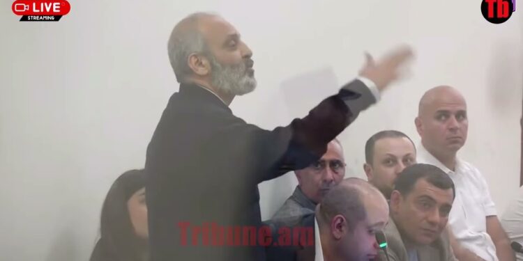 Ես հպարտ եմ, որ ես գառ գրկող եմ, ոչ թե խոզ խանձող․ Բագրատ Սրբազան