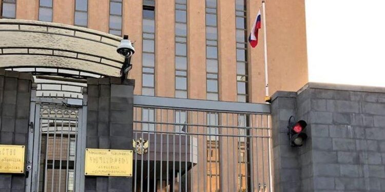 Երևանում ՌԴ դեսպանատունը ճշտում է կնոջ մահվան վերաբերյալ տեղեկությունը