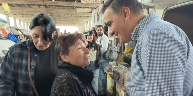 «Ավտոբուսի մեջ նստում եմ այնպես, որ կանգառի Ձեր պաստառները տեսնեմ»․ այսպիսի խոսքեր ենք լսում քաղաքացիներից․ Թաթոյան